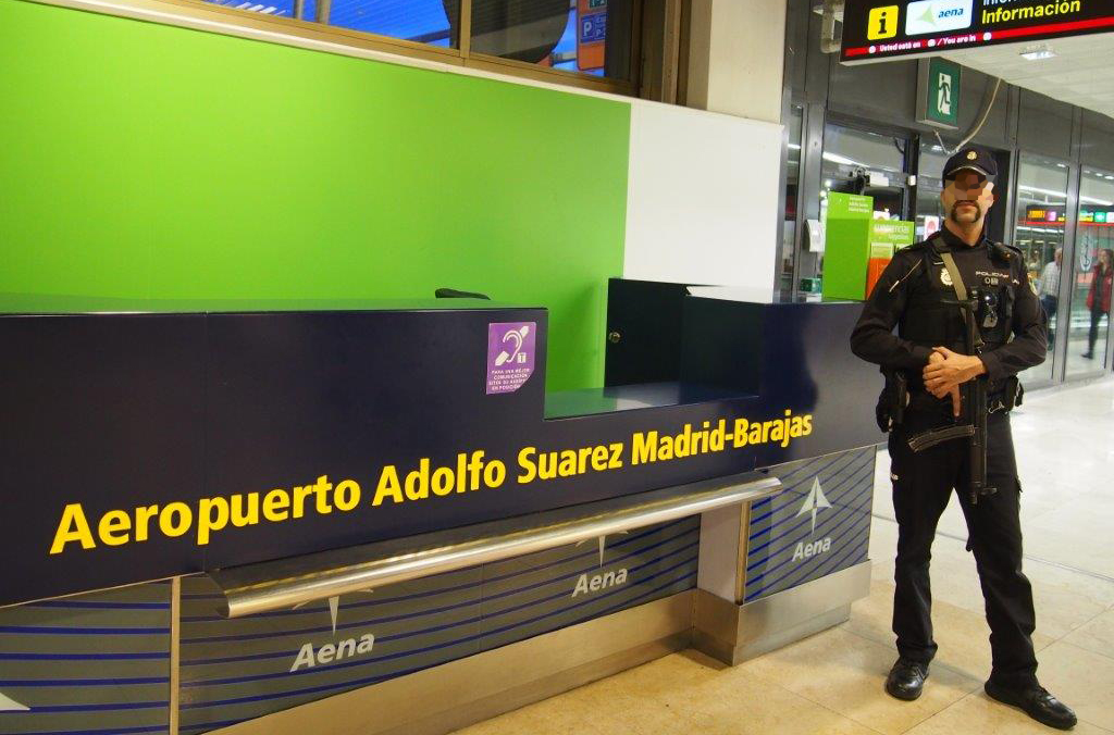 عملية مراقبة في مطار في إسبانيا